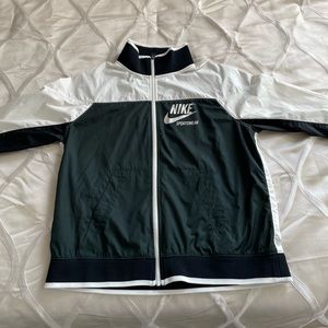 BRAND NEW NIKE WINDBREAKER JACKET